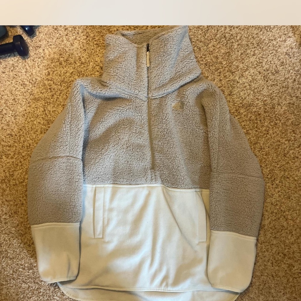 The North Face Tundra 200 Cozy Two-Tone Sherpa Half Zip Pullover